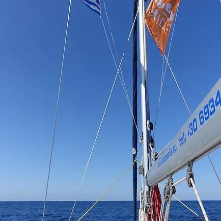 Botel Babasails